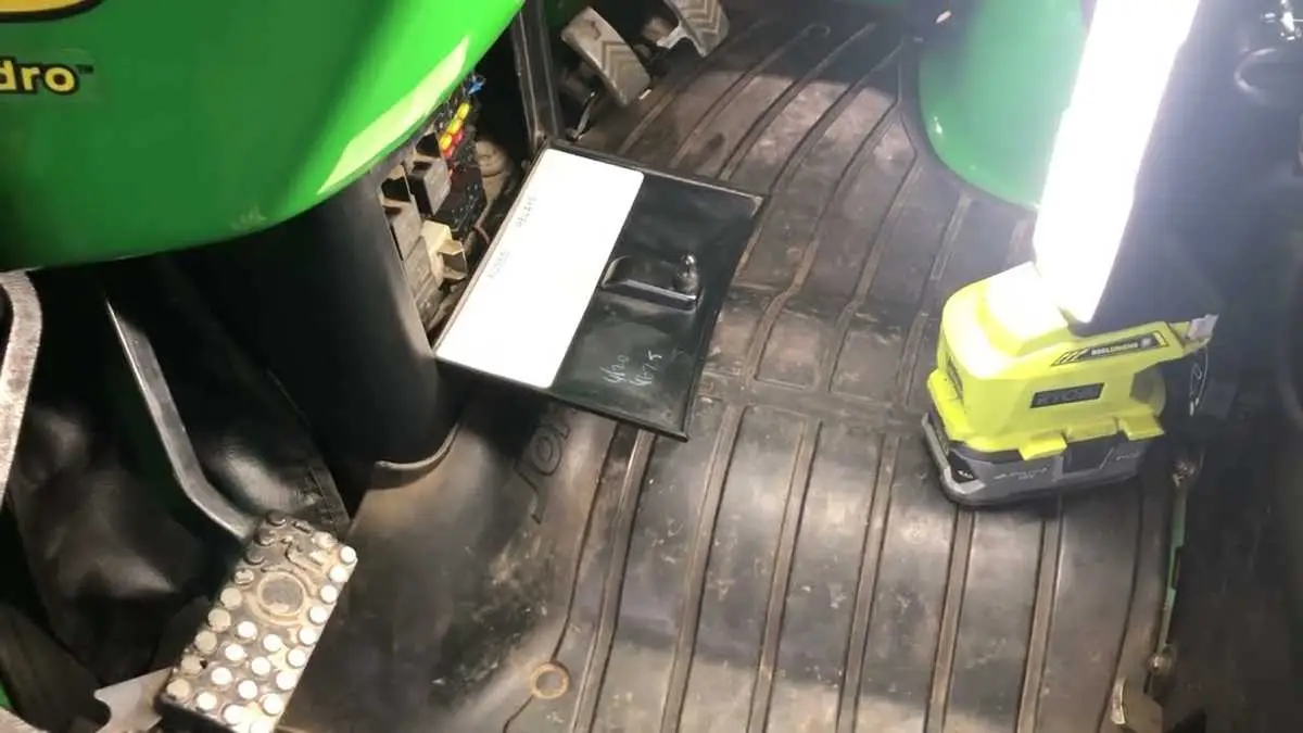 diagram of fuel solenoid 2010 3032e john deere